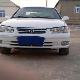 Toyota Camry 2000