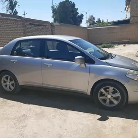 Nissan Versa 2010