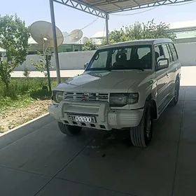 Mitsubishi Pajero 1999