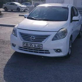 Nissan Versa 2012