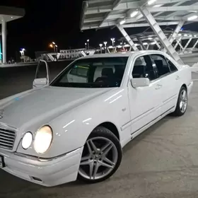 Mercedes-Benz E320 1996