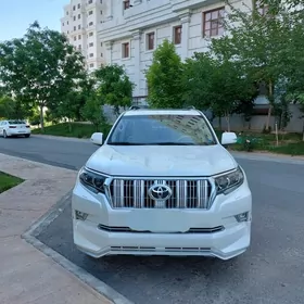 Toyota Land Cruiser Prado 2019