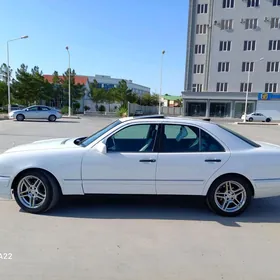 Mercedes-Benz E320 1999