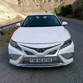 Toyota Camry 2018