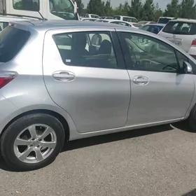 Toyota Yaris 2012