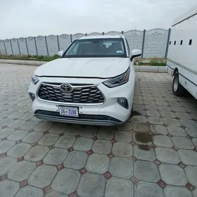 Toyota Highlander 2022