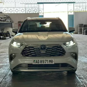 Toyota Highlander 2022