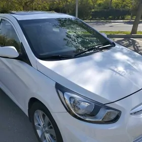 Hyundai Accent 2013