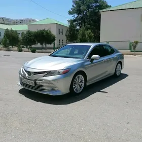 Toyota Camry 2018