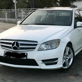 Mercedes-Benz C300 2011