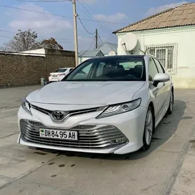 Toyota Camry 2018