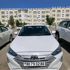 Hyundai Elantra 2020