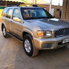 Nissan Pathfinder 2001