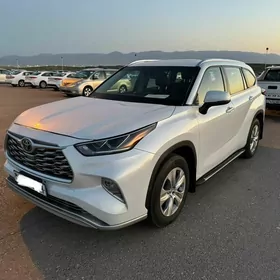 Toyota Highlander 2021