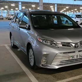 Toyota Sienna 2017