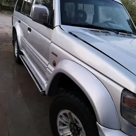 Mitsubishi Pajero 1998