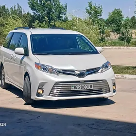 Toyota Sienna 2020