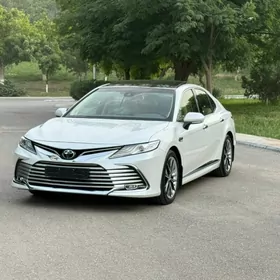 Toyota Camry 2023