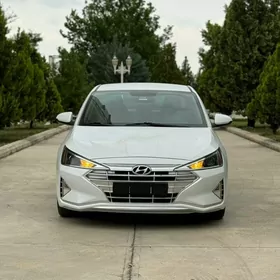 Hyundai Elantra 2020