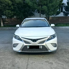 Toyota Camry 2020