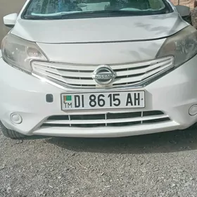 Nissan Versa 2015