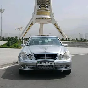 Mercedes-Benz E350 2005