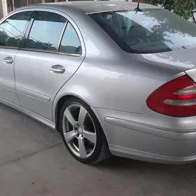 Mercedes-Benz E320 2002