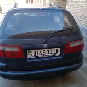 Toyota Carina 1995