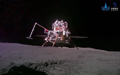«Чанъэ-6» с лунным грунтом покинул обратную сторону спутника Земли