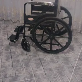 Инвалидная коляска и Костыли