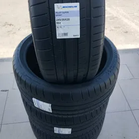 MICHELIN 275/30R20