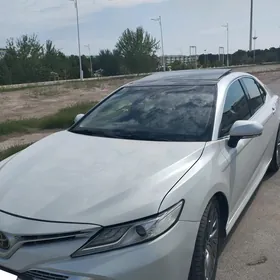 Toyota Camry 2018