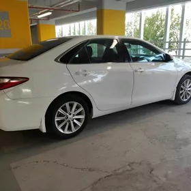 Toyota Camry 2016