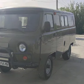 UAZ 452 2001