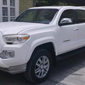 Toyota Tacoma 2017