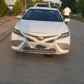 Toyota Camry 2019