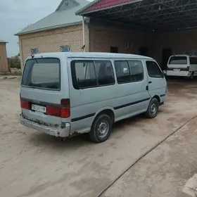 Toyota Hiace 1990