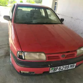 Nissan Primera 1992