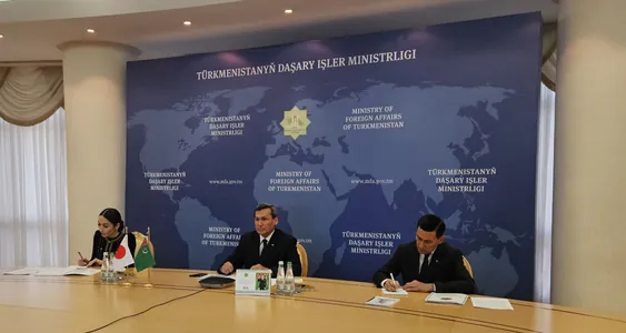 Türkmenistan we Ýaponiýa täze bilelikdäki taslamalaryň üstünde işlemek meselelerini maslahatlaşýar