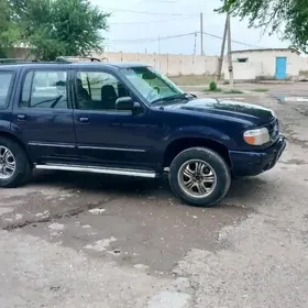 Ford Explorer 2000