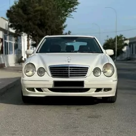 Mercedes-Benz E320 2002