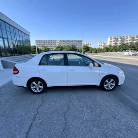 Nissan Tiida 2008