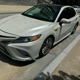 Toyota Camry 2018