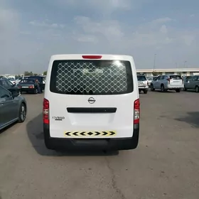 Nissan Urvan 2018