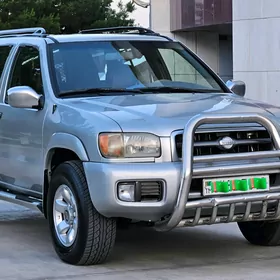 Nissan Pathfinder 2000