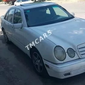 Mercedes-Benz E320 1997