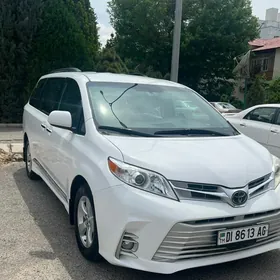 Toyota Sienna 2019