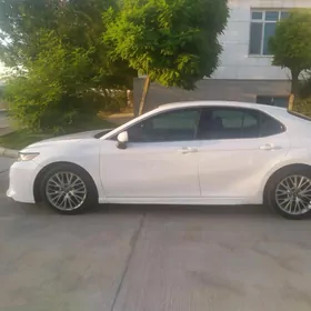 Toyota Camry 2018