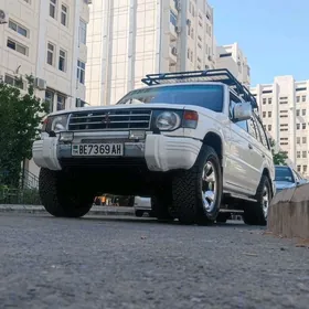 Mitsubishi Pajero 1998