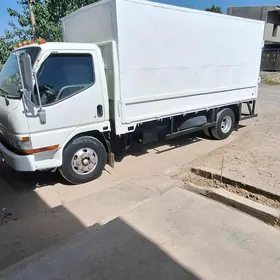 Mitsubishi Canter 2004